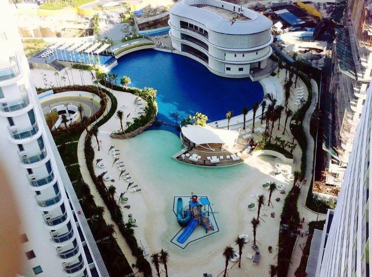Azure Urban Beach Resort Manila By Radlett Buitenkant foto